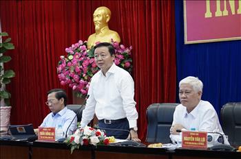 Phó Thủ tướng Trần Hồng Hà làm việc với tỉnh Bình Dương: Phát triển năng lượng mặt trời cần đảm bảo an toàn hệ thống điện