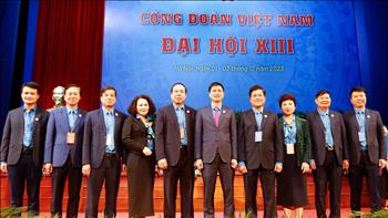 Đoàn đại biểu Công đoàn Điện lực Việt Nam tham dự Đại hội XIII Công đoàn Việt Nam