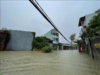 Đà Nẵng ngập lụt do mưa lớn, Điện lực chủ động ngừng cấp điện nhiều khu vực để đảm bảo an toàn cho người dân