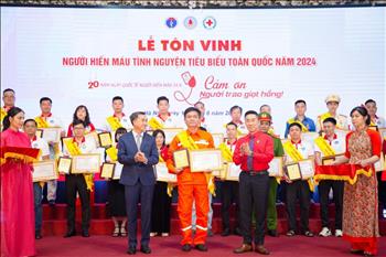 Anh Phạm Thanh Quang - Người hiến máu tình nguyện tiêu biểu toàn quốc