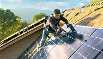 Mỹ: Điện mặt trời mái nhà và pin dự trữ giúp củng cố lưới điện trong trường hợp khẩn cấp