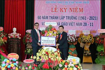 EVN trao 200 triệu đồng hỗ trợ học bổng cho học sinh tỉnh Quảng Nam