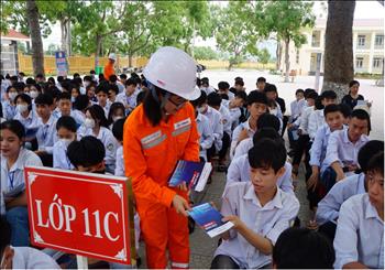 PC Thanh Hoá tuyên truyền bảo vệ hành lang an toàn lưới điện, an toàn phòng chống cháy nổ, phòng ngừa tai nạn điện 