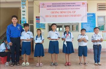 Tuổi trẻ PC Cà Mau tổ chức động “Chiến dịch tình nguyện kỳ nghỉ hồng năm 2023”