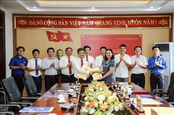Tiếp nhận Đảng bộ Công ty TNHH MTV Thủy điện Trung Sơn về trực thuộc Đảng bộ Tổng công ty Phát điện 2