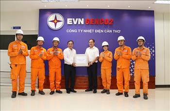 Chủ tịch Hội đồng thành viên EVN thăm, chúc Tết CBNV Công ty Nhiệt điện Cần Thơ