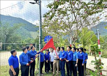 Đoàn thanh niên PC Đà Nẵng trao tặng công trình thắp sáng nhân Tháng Thanh niên 2024