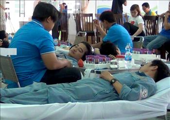 Đoàn Thanh niên EVNGENCO 3 hiến tặng 50 đơn vị máu cứu chữa người bệnh