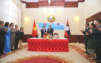 Ưu tiên triển khai các dự án kết nối năng lượng Việt-Lào
