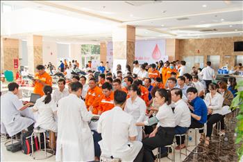 Chùm ảnh: CBCNV ngành Điện Thừa Thiên Huế hưởng ứng Tuần lễ hồng EVN năm 2023