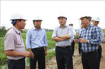 Lãnh đạo EVN đôn đốc tiến độ thi công móng cọc Dự án đường dây 500kV mạch 3 đoạn qua tỉnh Nam Định và Thái Bình