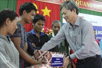 EVNCPC hỗ trợ 60 gia đình có hoàn cảnh khó khăn tại tỉnh Đắk Lắk