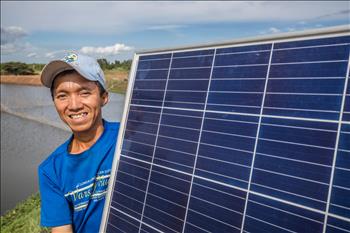 Thí điểm kết hợp nuôi trồng thuỷ sản và điện mặt trời tại Đồng bằng sông Cửu Long