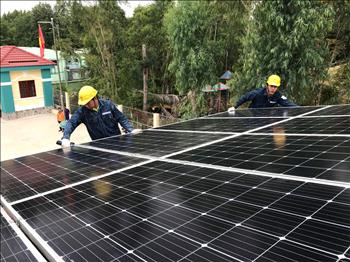 EVNHCMC tặng hệ thống điện mặt trời mái nhà cho Trường Tiểu học Thạnh An