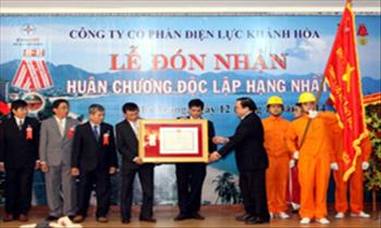 Điện lực Khánh Hòa đón nhận Huân chương Độc lập hạng Nhất