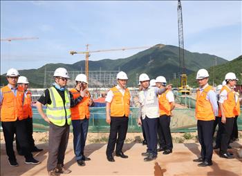 Đoàn công tác EVN kiểm tra công trường các dự án thuộc Trung tâm Điện lực Quảng Trạch