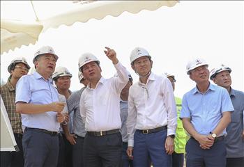 Bộ trưởng Bộ Công Thương Nguyễn Hồng Diên kiểm tra thực địa và làm việc về Dự án Nhà máy Thuỷ điện Hoà Bình mở rộng 