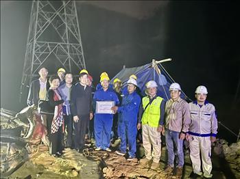 Công đoàn Điện lực Việt Nam thăm, tặng quà Tết người lao động tại dự án đường dây 500kV Monsoon - Thạch Mỹ