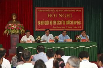 Đoàn Đại biểu Quốc hội khóa XIV Thành phố Hà Nội tiếp xúc cử tri trước kỳ họp thứ tám