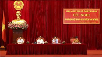 Đoàn Đại biểu Quốc hội Thành phố Hà Nội tiếp xúc cử tri trước kỳ họp thứ 10