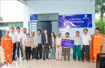 Khánh thành và bàn giao 2 căn nhà tình thương cho hộ nghèo xã Lộc Bảo, tỉnh Lâm Đồng