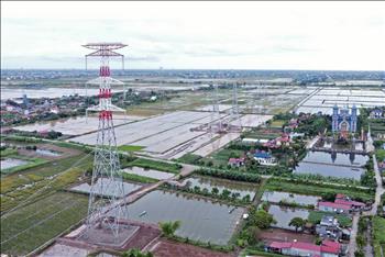 "Vượt nắng thắng mưa" đưa đường dây 500kV mạch 3 về đích