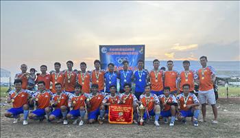 Đội bóng Công ty Nhiệt điện Duyên Hải vô địch Giải bóng đá Thị xã Duyên Hải năm 2023