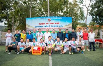 Đội bóng Nhà máy Thủy điện Lai Châu giành Cúp vô địch giải bóng đá truyền thống thanh niên huyện Nậm Nhùn năm 2023