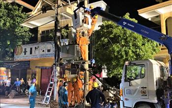 Công ty Điện lực Quảng Bình kịp thời khắc phục sự cố, cấp điện trở lại cho hơn 1.000 khách hàng trong đêm