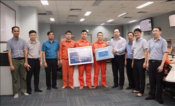 Công đoàn Điện lực Việt Nam thăm tặng quà CBCNV Công ty Nhiệt điện Nghi Sơn trước cao điểm mùa khô
