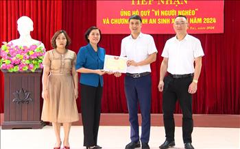 PC Yên Bái ủng hộ 50 triệu đồng cho Quỹ Vì người nghèo tỉnh