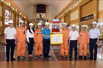 Công đoàn Điện lực Việt Nam thăm hỏi, động viên người lao động Công ty Thủy điện Ialy