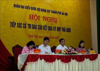 Đoàn đại biểu Quốc hội khóa XIV thành phố Hà Nội tiếp xúc cử tri sau kỳ họp thứ V