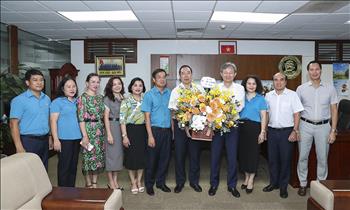 Tổng giám đốc EVN Trần Đình Nhân chúc mừng Công đoàn Điện lực Việt Nam nhân kỷ niệm ngày thành lập Công đoàn Việt Nam