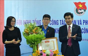 Trung ương Đoàn TNCS Hồ Chí Minh tặng Bằng khen cho Đoàn thanh niên EVN